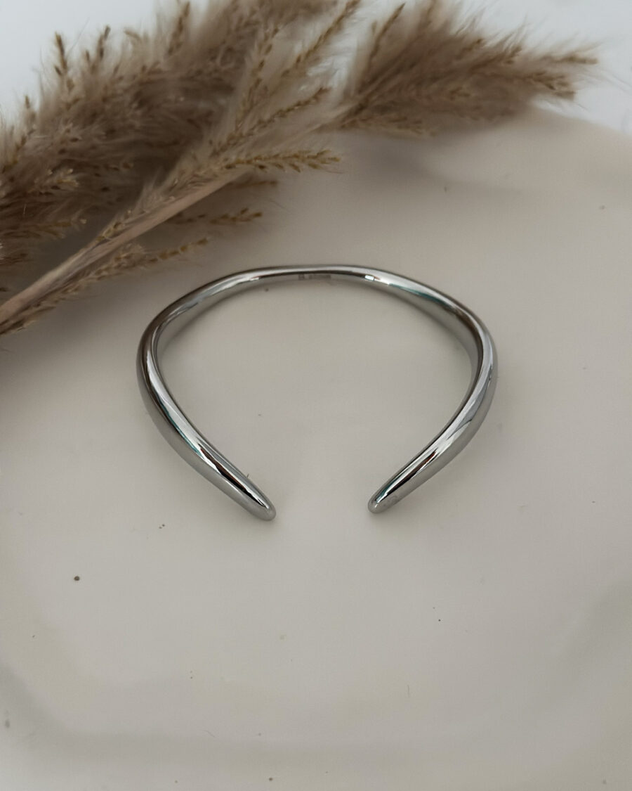 Loving Touch Silver Cuff - Seleniajewels
