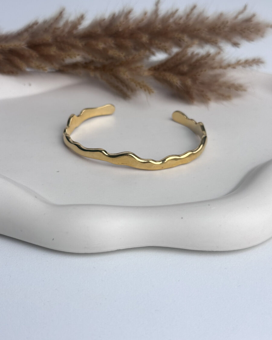 Noire Gold Cuff - Seleniajewels